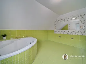 Prodej rodinného domu, Pecka, 176 m2