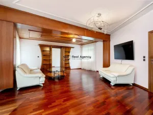 Prodej rodinného domu, Přezletice, U Bažantnice, 230 m2