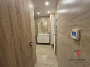 Pronájem bytu 3+kk, Praha - Smíchov, Vrázova, 76 m2