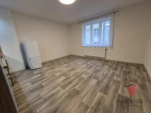 Pronájem bytu 3+kk, Praha - Smíchov, Vrázova, 76 m2