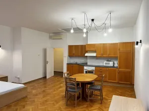 Pronájem bytu 1+kk, Praha - Staré Město, Národní, 50 m2