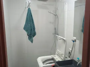 Pronájem bytu 2+kk, Praha - Kobylisy, Rajmonova, 46 m2