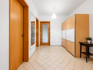 Pronájem bytu 2+kk, Praha - Liboc, Naardenská, 80 m2
