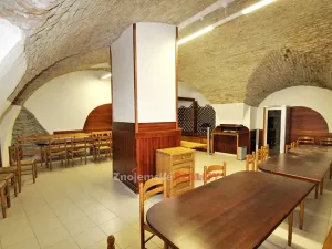 Pronájem kanceláře, Znojmo, 1000 m2