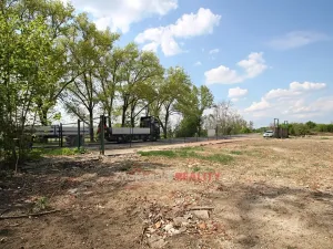 Pronájem komerčního pozemku, Hevlín, 16559 m2