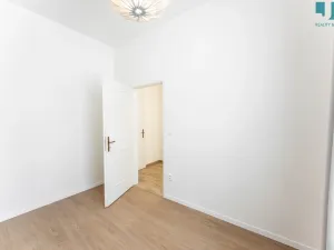 Pronájem bytu 2+kk, Třebíč, Karlovo nám., 41 m2