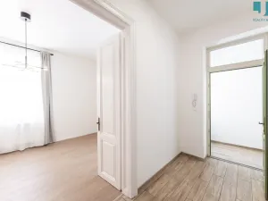 Pronájem bytu 2+kk, Třebíč, Karlovo nám., 41 m2