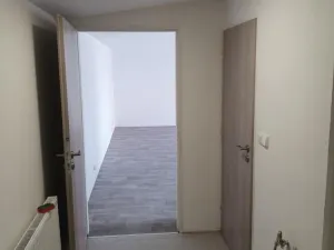 Pronájem kanceláře, Znojmo, 28. října, 32 m2