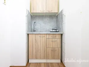 Pronájem bytu 1+kk, Praha - Libeň, Drahobejlova, 23 m2