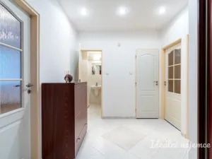 Pronájem bytu 2+1, Praha - Michle, Na záhonech, 60 m2