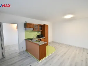 Pronájem bytu 1+1, Hradec Králové - Slezské Předměstí, Ječná, 34 m2