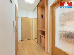 Pronájem bytu 2+kk, Praha, Voskovcova, 48 m2