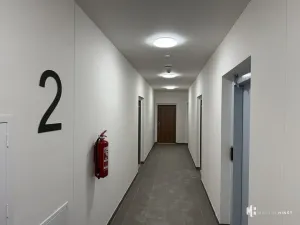 Pronájem bytu 1+kk, Praha - Hlubočepy, Fabiánové, 31 m2