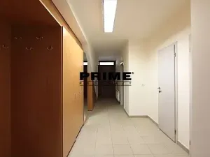 Pronájem kanceláře, Praha - Smíchov, Štefánikova, 63 m2