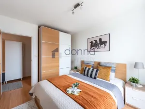 Pronájem bytu 2+kk, Praha, Za černým mostem, 51 m2