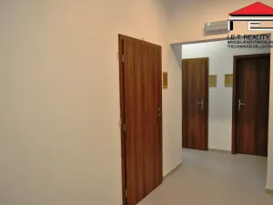 Pronájem kanceláře, Ostrava, Nivnická, 159 m2