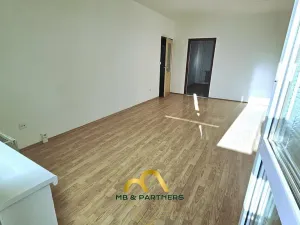 Prodej bytu 4+1, Chlum u Třeboně, Sídliště F. Hrubína, 87 m2