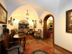 Pronájem obchodního prostoru, Praha - Malá Strana, Maltézské náměstí, 71 m2