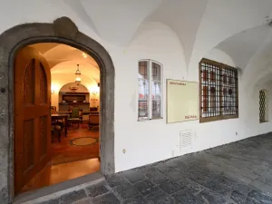 Pronájem obchodního prostoru, Praha - Malá Strana, Maltézské náměstí, 71 m2