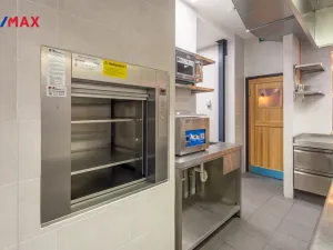 Pronájem restaurace, Praha - Stodůlky, Tlumačovská, 365 m2