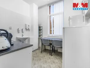 Pronájem obchodního prostoru, Ústí nad Labem - Severní Terasa, Šrámkova, 181 m2