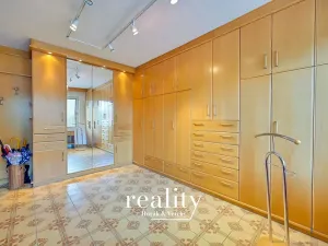 Prodej rodinného domu, Hodonice, 480 m2