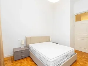 Pronájem bytu 3+1, Praha - Nové Město, Bolzanova, 93 m2