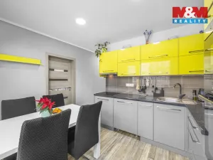 Prodej bytu 4+1, Holice, Na Mušce, 84 m2