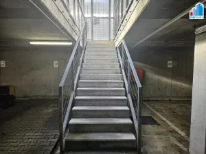 Pronájem garážového stání, Plzeň - Jižní Předměstí, Kollárova, 20 m2