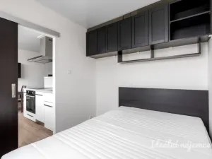 Pronájem bytu 2+kk, Praha - Modřany, Lysinská, 32 m2