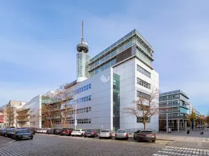 Pronájem kanceláře, Praha - Smíchov, Radlická, 363 m2