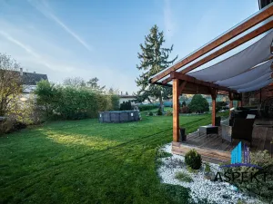 Prodej rodinného domu, Neumětely, V Chaloupkách, 220 m2