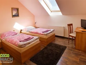 Pronájem bytu 1+kk, Uherské Hradiště, Velehradská třída, 25 m2