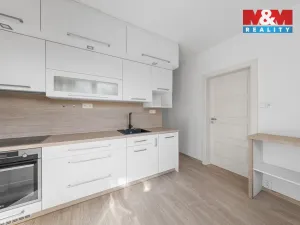 Prodej bytu 3+1, Děčín - Děčín IX-Bynov, Sokolská, 67 m2