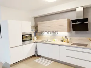 Pronájem bytu 2+kk, Praha, Menclova, 64 m2