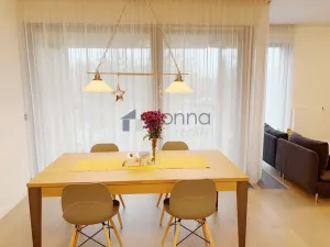 Pronájem bytu 2+kk, Praha, Menclova, 64 m2
