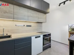 Prodej bytu 3+1, Otovice, K Panelárně, 83 m2