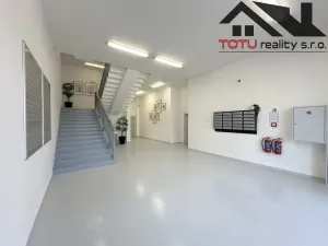 Pronájem obchodního prostoru, Jaroměř, Jezbinská, 580 m2