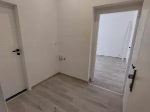 Pronájem bytu 1+kk, Praha - Bubeneč, dr. Zikmunda Wintra, 30 m2