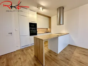 Pronájem bytu 2+kk, Praha, Stočesova, 57 m2