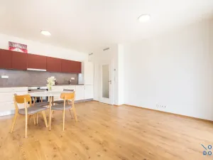 Pronájem bytu 2+kk, Praha - Modřany, Komořanská, 60 m2