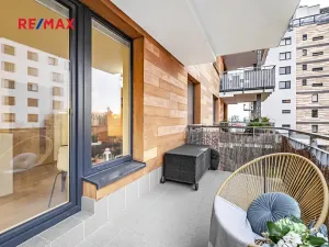 Pronájem bytu 1+kk, Praha - Horní Měcholupy, Padovská, 35 m2