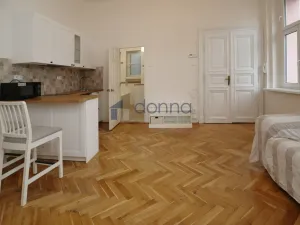 Pronájem bytu 2+kk, Praha, Štěpánská, 40 m2