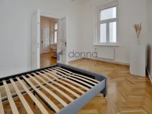 Pronájem bytu 2+kk, Praha, Štěpánská, 40 m2