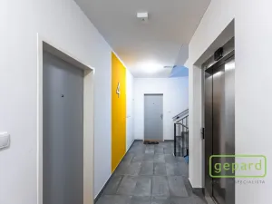 Pronájem bytu 1+kk, Praha, Ke kříži, 26 m2