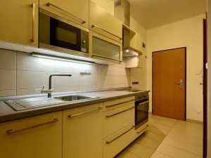 Pronájem bytu 1+1, Praha - Karlín, Sokolovská, 34 m2