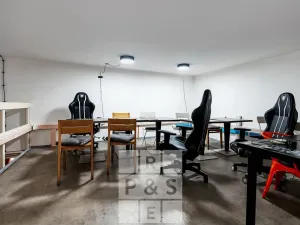 Prodej obchodního prostoru, Praha - Smíchov, Zborovská, 186 m2