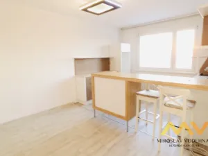 Pronájem bytu 2+kk, Hradec Králové - Nový Hradec Králové, třída Edvarda Beneše, 41 m2