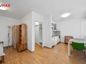 Pronájem bytu 1+kk, Hradec Králové, Akademika Heyrovského, 30 m2