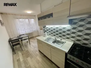 Pronájem bytu 1+1, Třebíč - Nové Dvory, Čajkovského, 36 m2